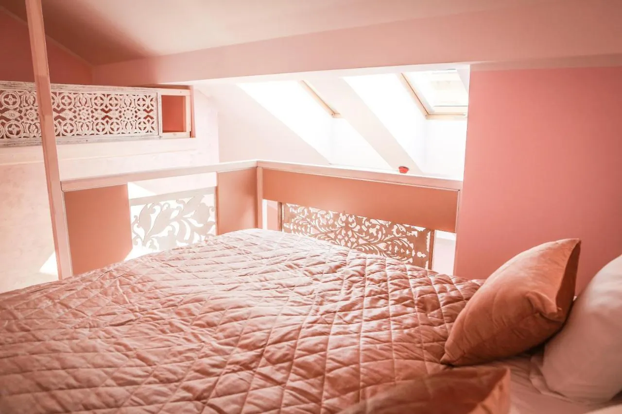 Sky&Light Apartments كراكوفيا 0*,  بولندا